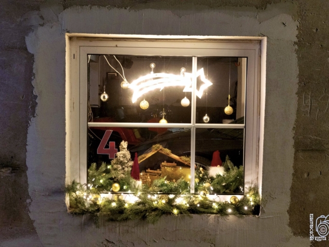Weihnachtsfenster 4 - Humeser Stra&szlig;e