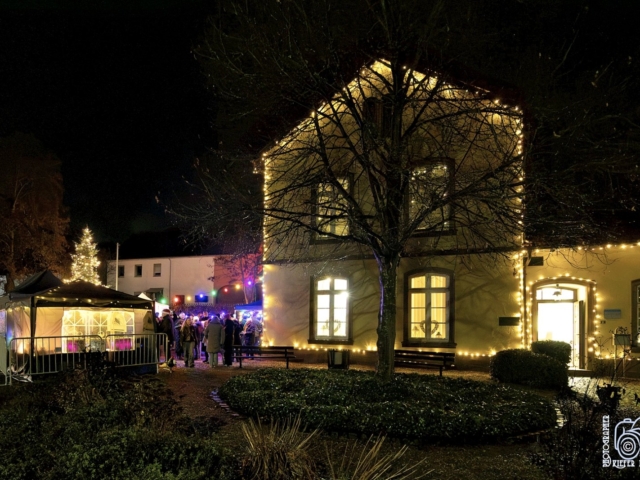 Weihnachtsfenster 6 - Lebacher Stra&szlig;e