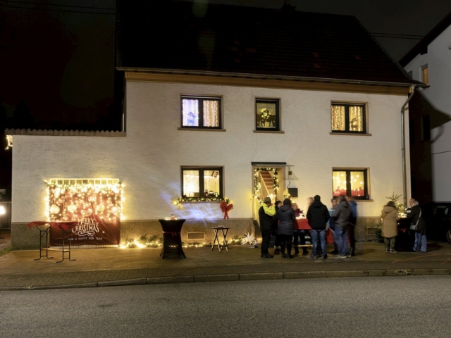 Weihnachtsfenster 13 - Illinger Stra&szlig;e