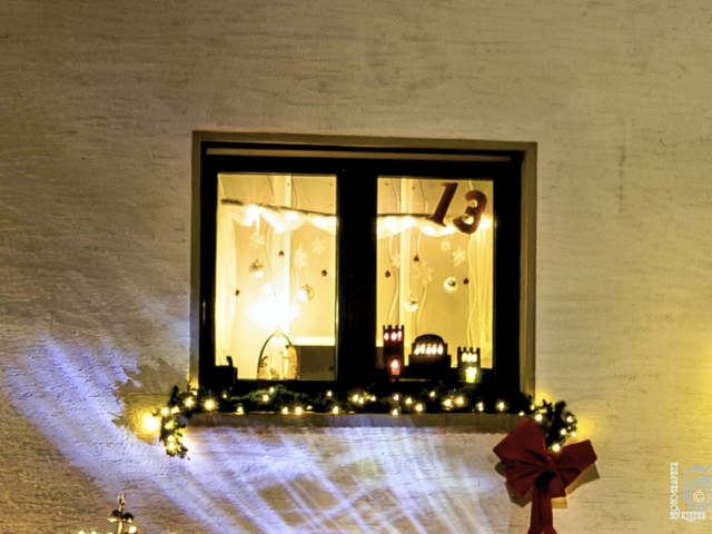 Weihnachtsfenster 13 - Illinger Stra&szlig;e