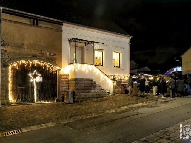 Weihnachtsfenster 15 - Butterbergstra&szlig;e