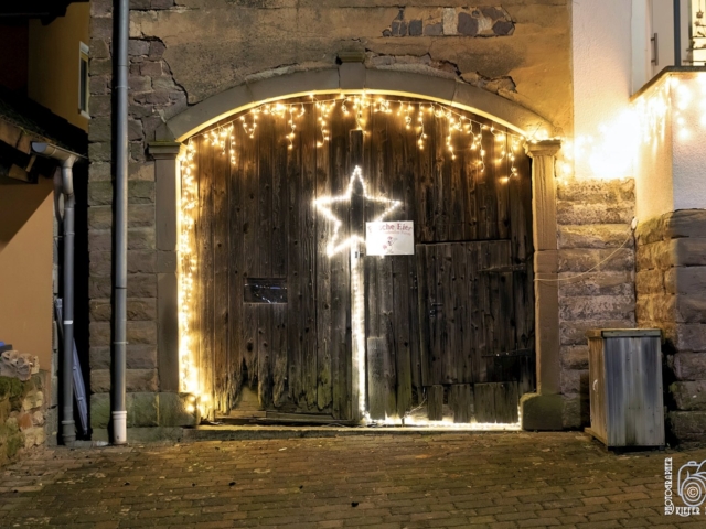 Weihnachtsfenster 15 - Butterbergstra&szlig;e