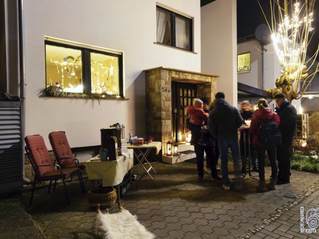 Weihnachtsfenster 16 - Illinger Stra&szlig;e