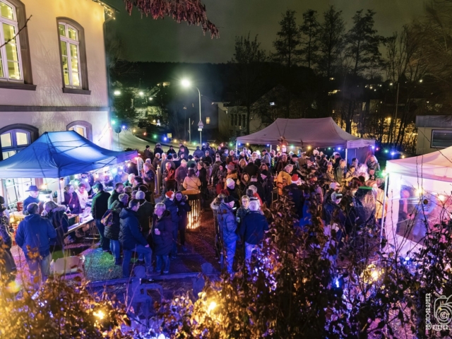 Weihnachtsfenster 20 - Alt School