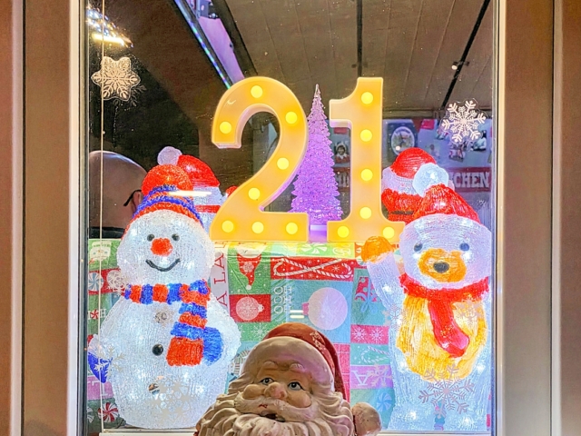 Weihnachtsfenster 21 - Butterbergstra&szlig;e